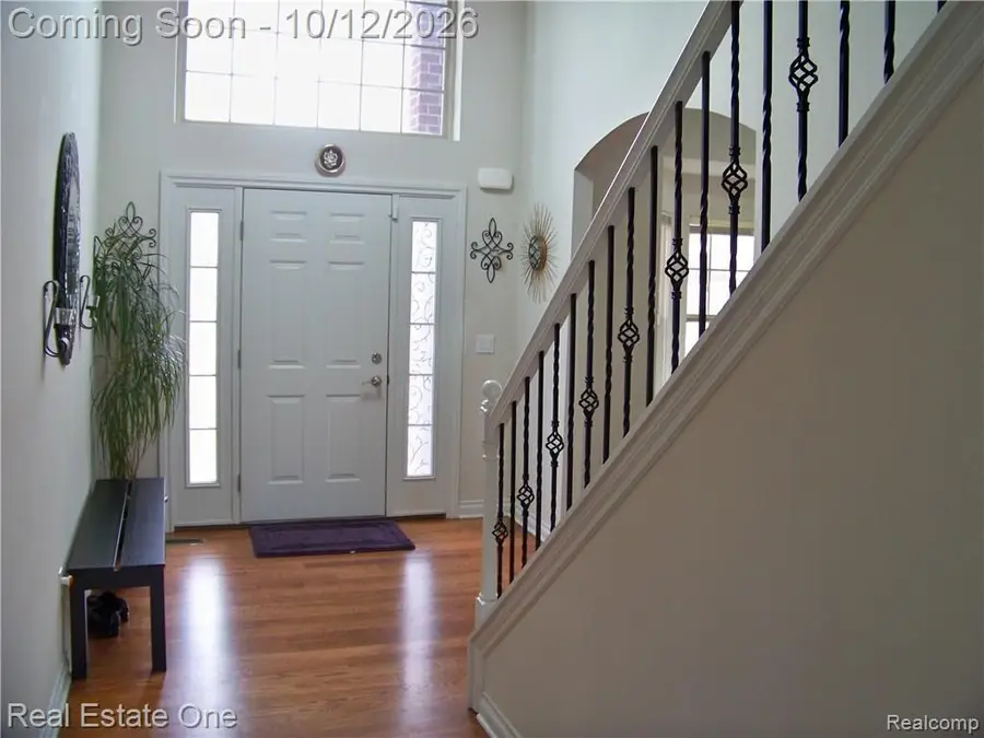 39230 Silverthorne Bend, Farmington, MI 48331 - #2