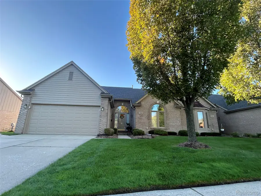 45598 Delmar Drive #129, Macomb, MI 48044 - #2