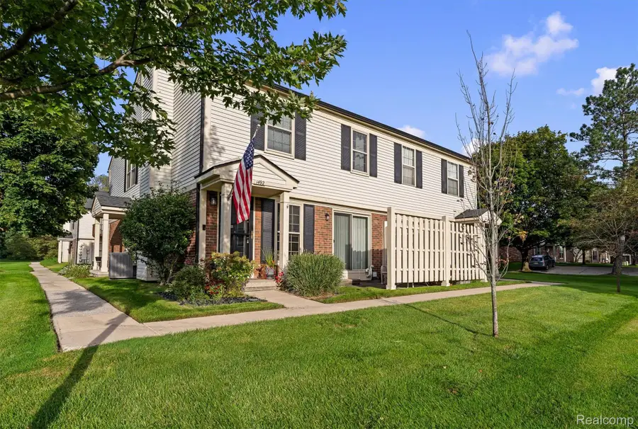 1492 Dover Hill S, Walled Lake, MI 48390 - #2