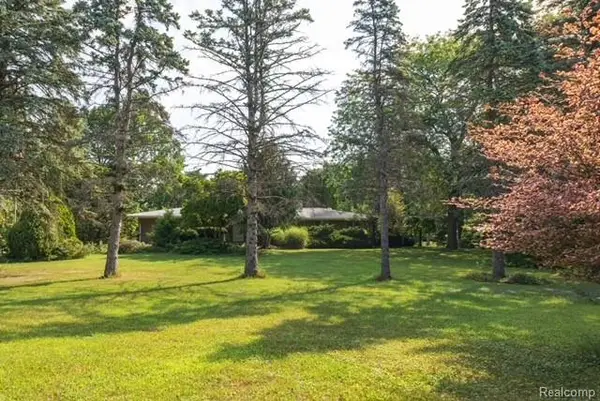575 S Hemlock Road, Hemlock, MI 48626