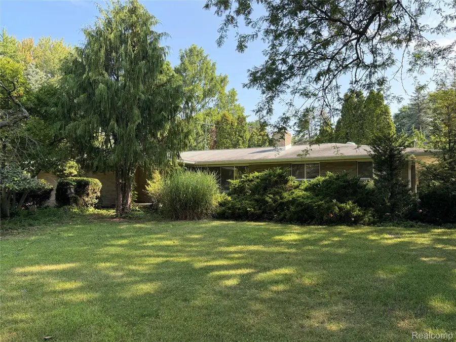 575 S Hemlock Road, Hemlock, MI 48626 - #2