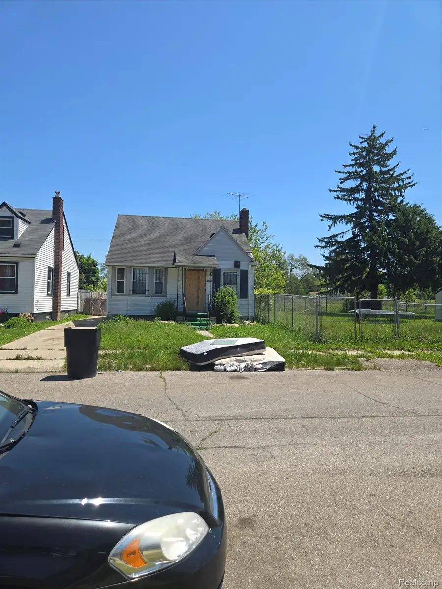 8245 Greenlawn Street, Detroit, MI 48204 - #3