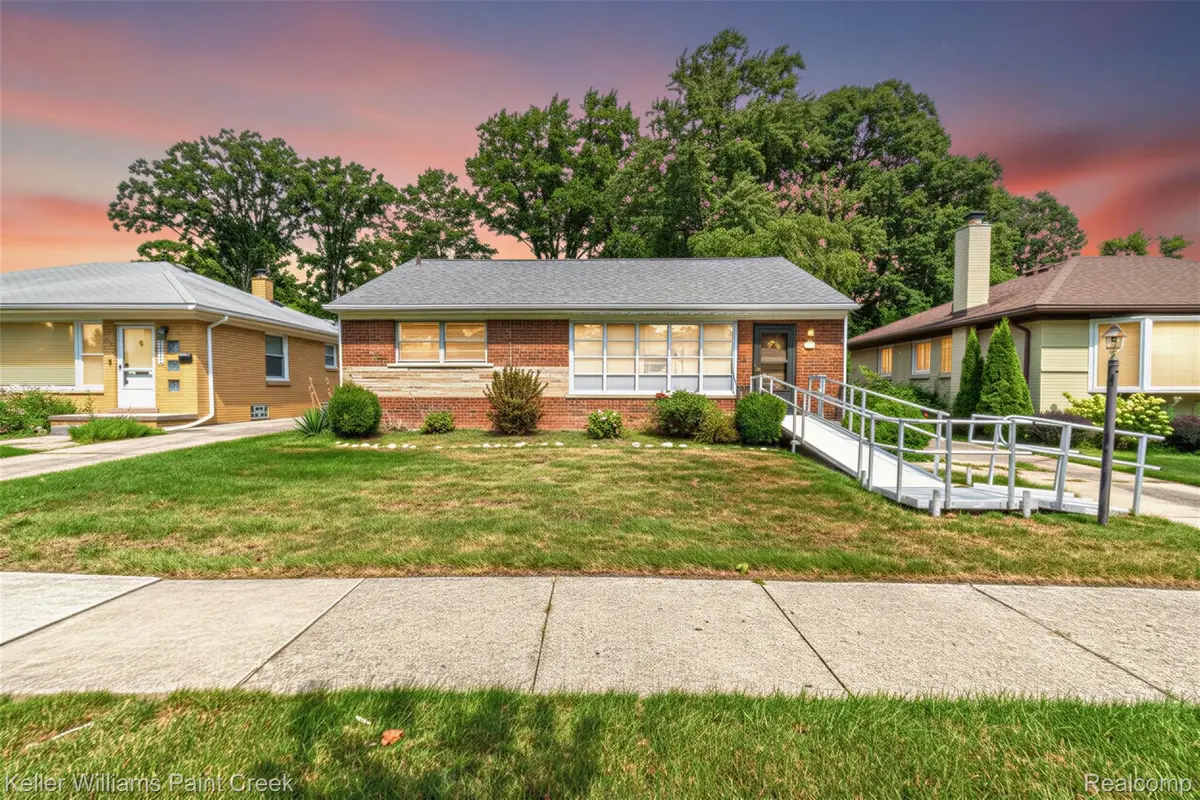 2425 Derby Road, Troy, MI 48084 - #1