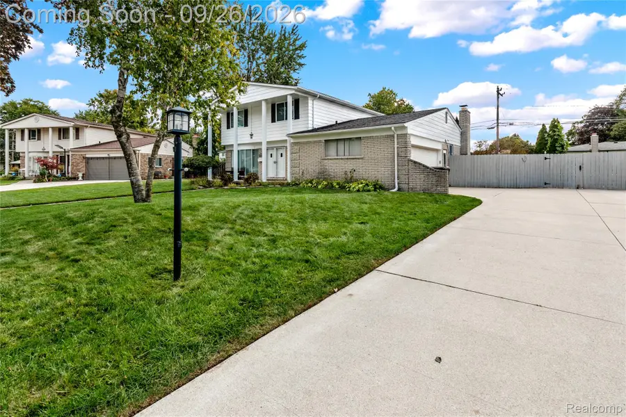 36319 Travis Drive, Sterling Heights, MI 48312 - #2