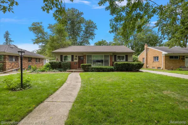 31095 W Rutland Street, BeverlyHills, MI 48025