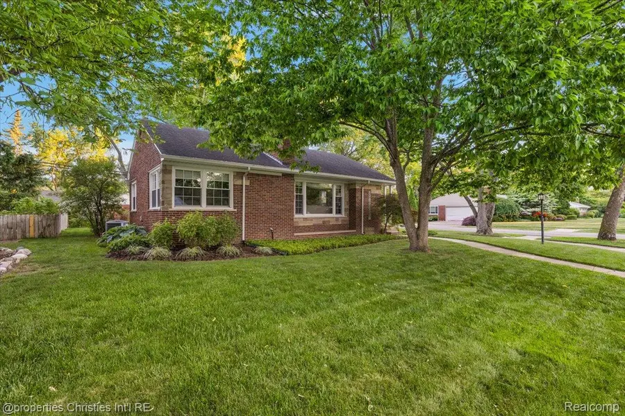 16051 Amherst Avenue, Beverly Hills, MI 48025 - #3