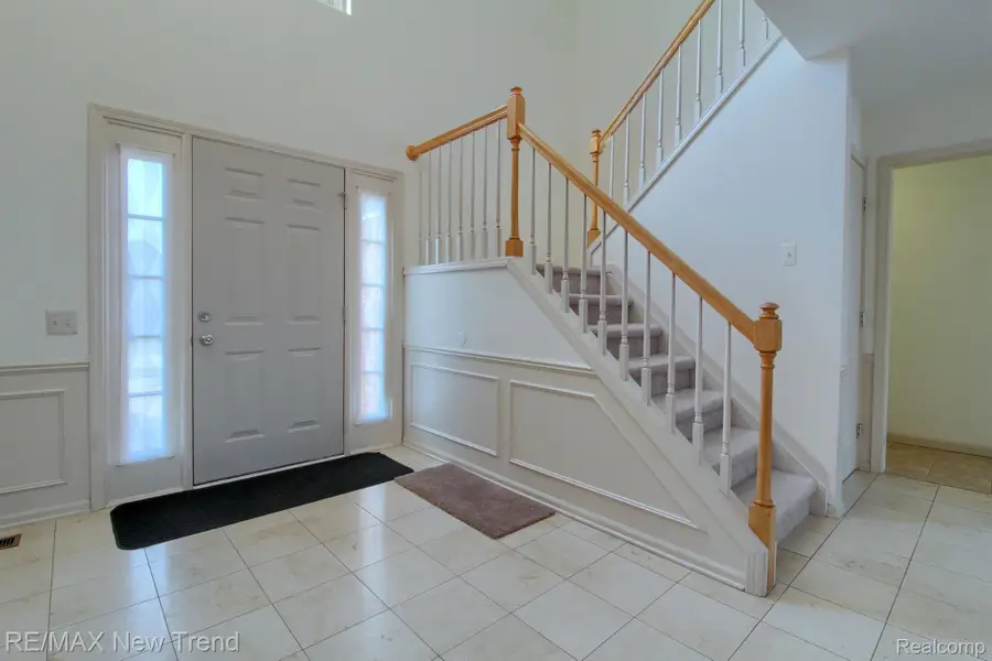 45331 Courtview Trail, Novi, MI 48375 - #3