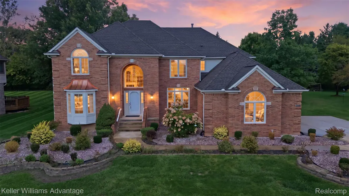 48548 Castleside Drive, Canton, MI 48187 - #1