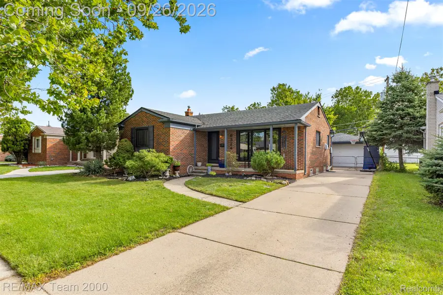 6324 Cambourne Road, Dearborn Heights, MI 48127 - #3