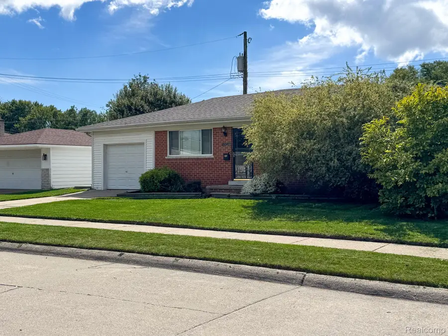 23342 Shoreview Street, Saint Clair Shores, MI 48082 - #2