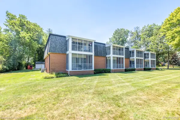 1467 Krafft Road #8, FortGratiot, MI 48059
