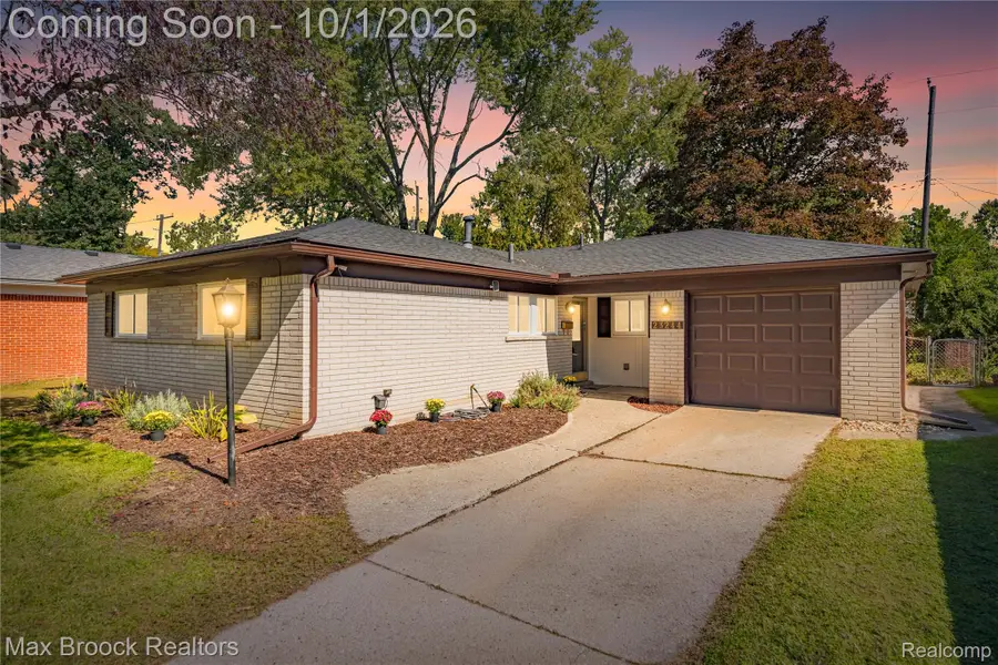 23244 Tuck Road, Farmington Hills, MI 48336 - #2