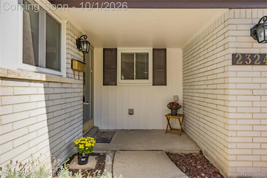 23244 Tuck Road, Farmington Hills, MI 48336 - #3