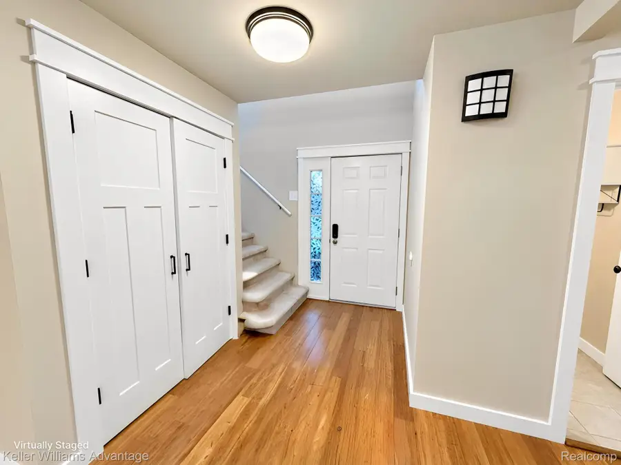 524 Winwood Circle, Walled Lake, MI 48390 - #2