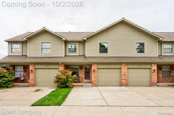 416 Oakgrove Court, Clawson, MI 48017