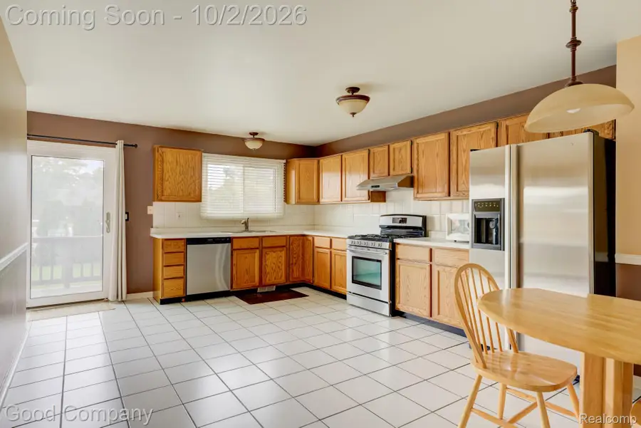 416 Oakgrove Court, Clawson, MI 48017 - #2