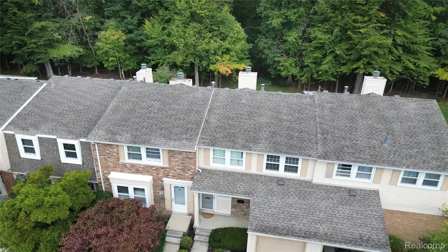 5288 Breeze Hill Place, Troy, MI 48098 - #2
