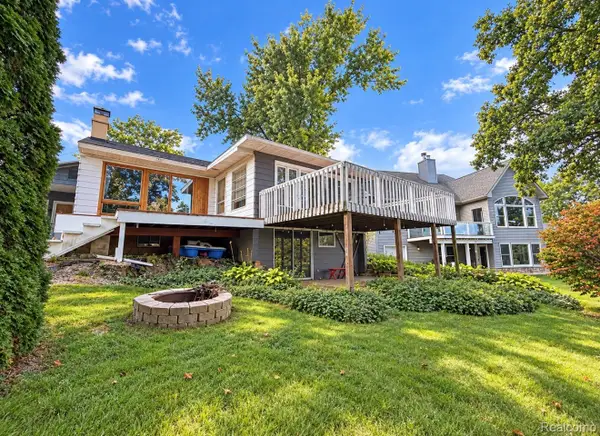 18425 Pellett Drive, Fenton, MI 48430