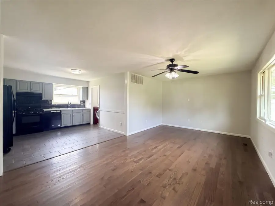 10820 Jackson Street, Van Buren, MI 48111 - #3