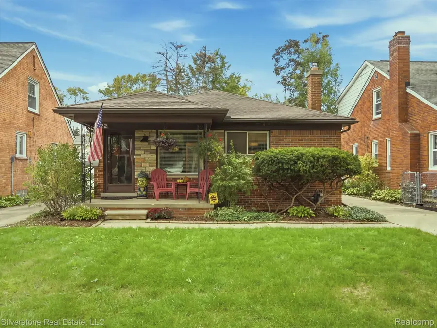 2142 Hawthorne Road, Grosse Pointe Woods, MI 48236 - #2