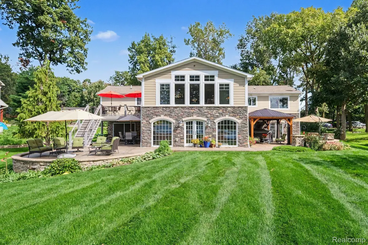 7346 Driftwood Drive, Fenton, MI 48430 - #1