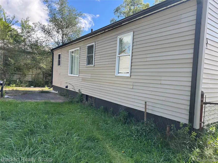 2214 Santa Barbara Drive, Flint, MI 48504 - #3