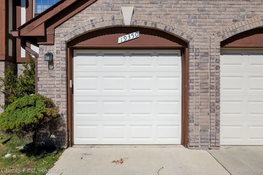 19350 W 11 Mile Road, Lathrup Village, MI 48076 - #2