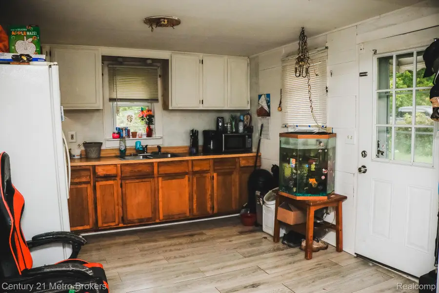 1440 W Yale Avenue, Flint, MI 48505 - #3