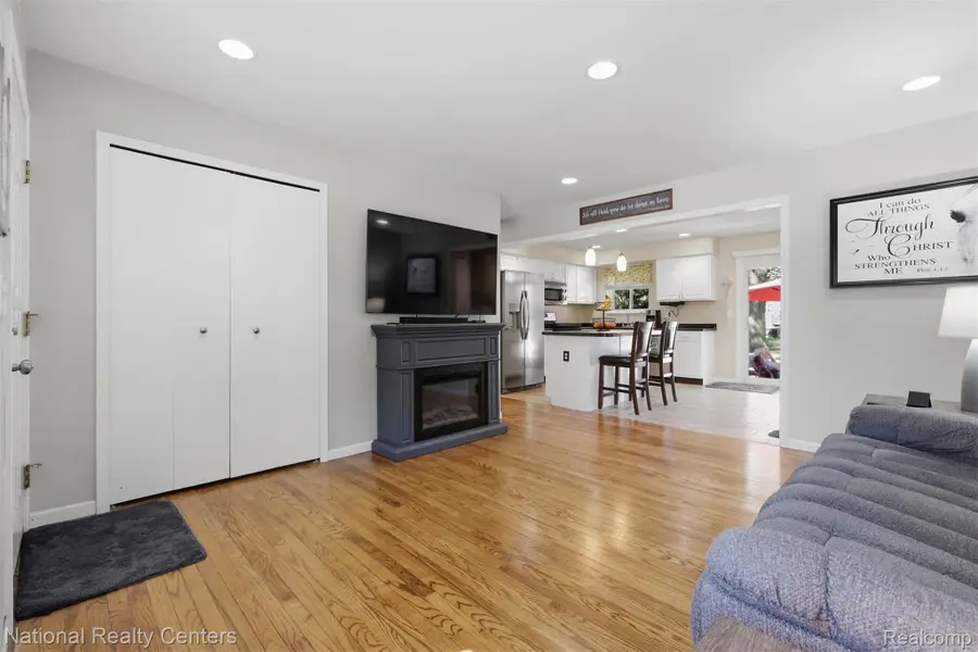 35560 Manila Avenue, Westland, MI 48186 - #2
