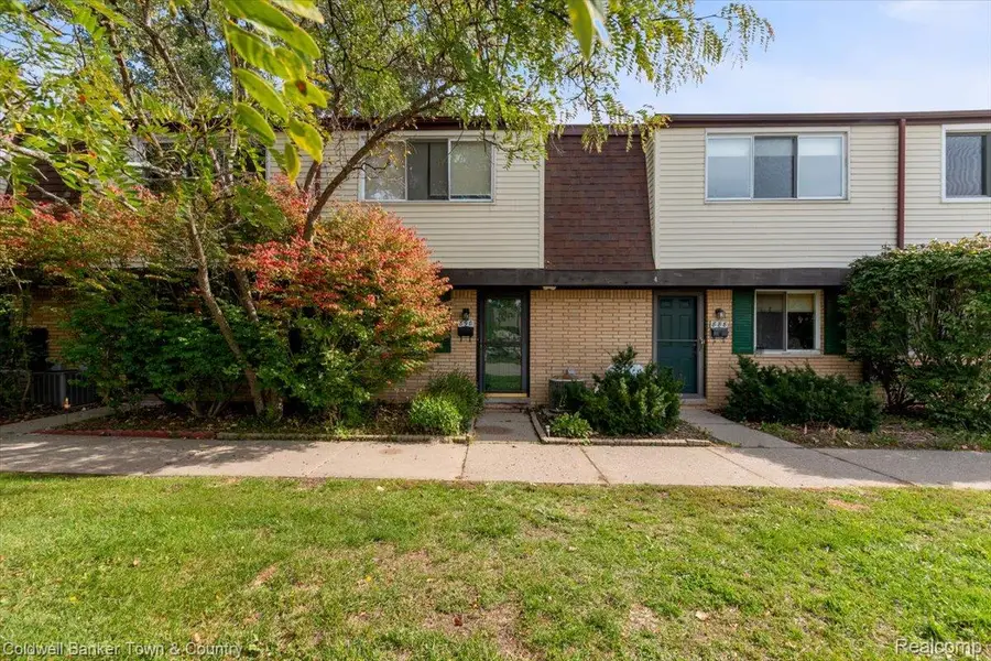 890 N Main Street, Milford, MI 48381 - #2