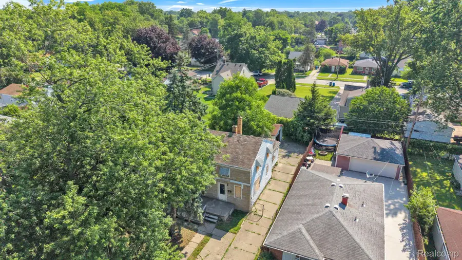 5365 Campbell Street, Dearborn Heights, MI 48125 - #3