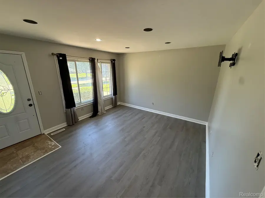 32627 Wauketa Drive, Warren, MI 48092 - #2
