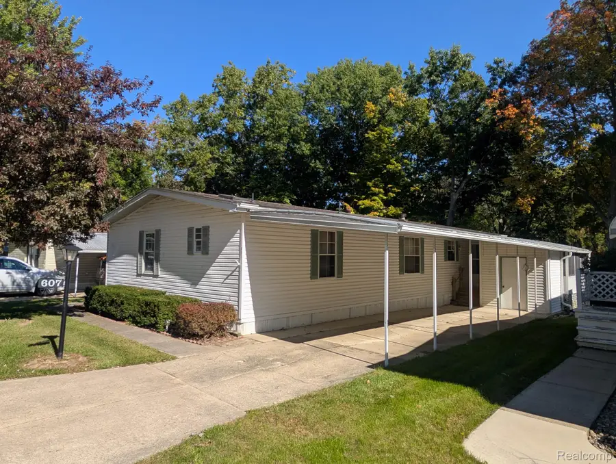 607 Park View, Clio, MI 48420 - #2