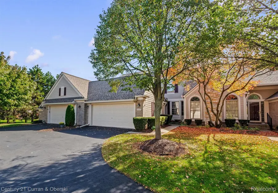 16592 Lyonhurst CIR N, Northville, MI 48168 - #3