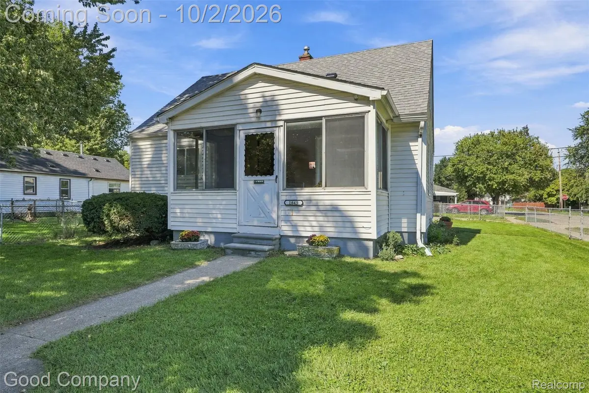1645 E Evelyn Avenue, Hazel Park, MI 48030 - #1