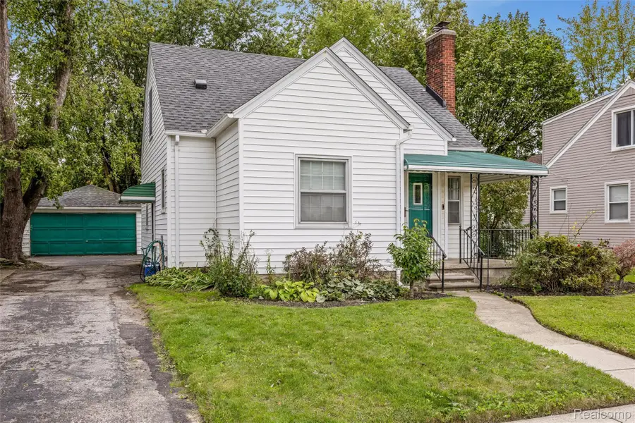 15584 Semrau Avenue, Eastpointe, MI 48021 - #3