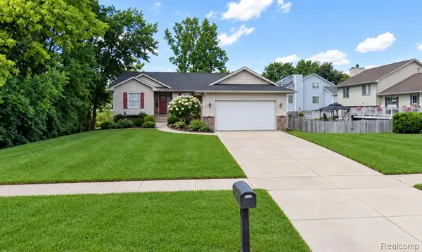 2830 Bayberry Drive, Waterford, MI 48329