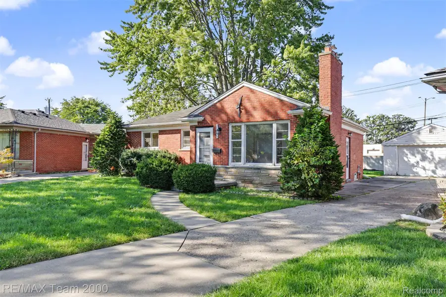 31035 Angeline Court W, Saint Clair Shores, MI 48082 - #2