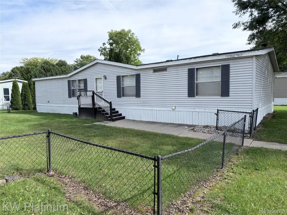 350 Ivy Drive, Belleville, MI 48111 - #1