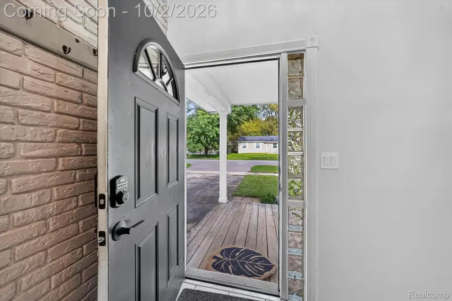 917 N East Street, Fenton, MI 48430 - #2