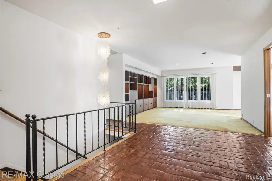 30250 Pleasant Trail, Southfield, MI 48076 - #3