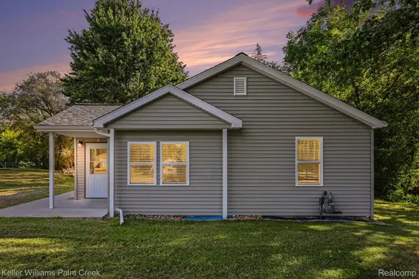 7190 Lakeshore Road, Lakeport, MI 48059