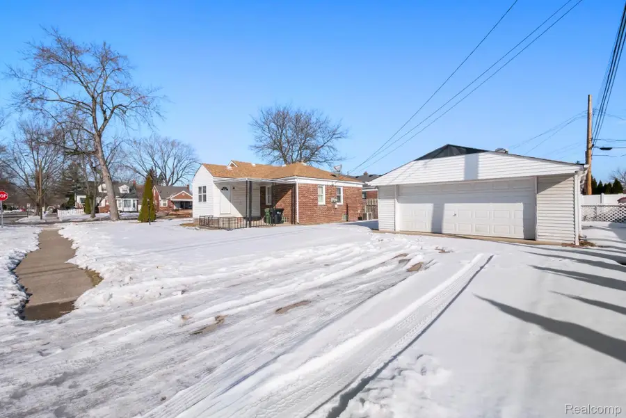 7739 Rosedale Boulevard, Allen Park, MI 48101 - #3
