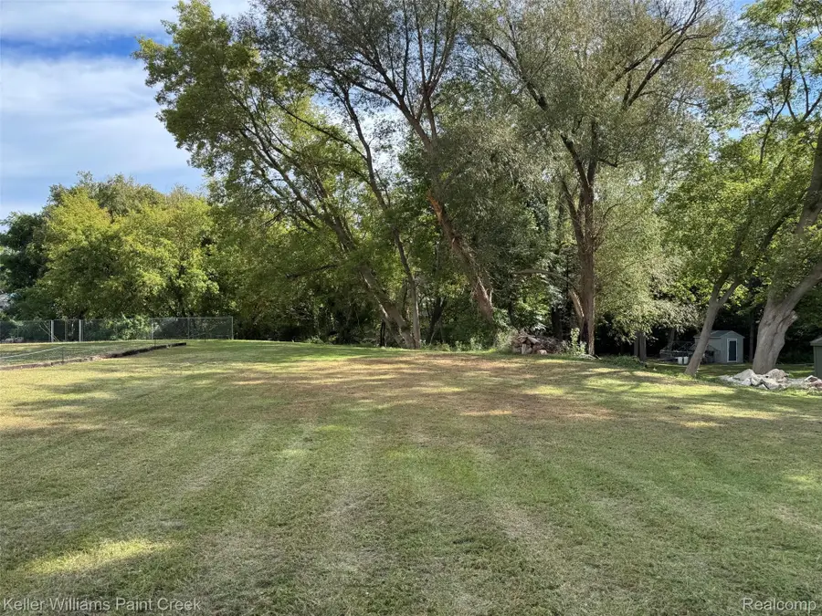 7200 Lakeshore Road, Lakeport, MI 48059 - #2