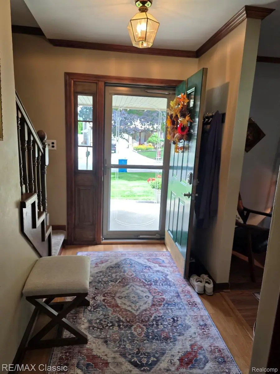 29443 W Nottingham Circle, Warren, MI 48092 - #3