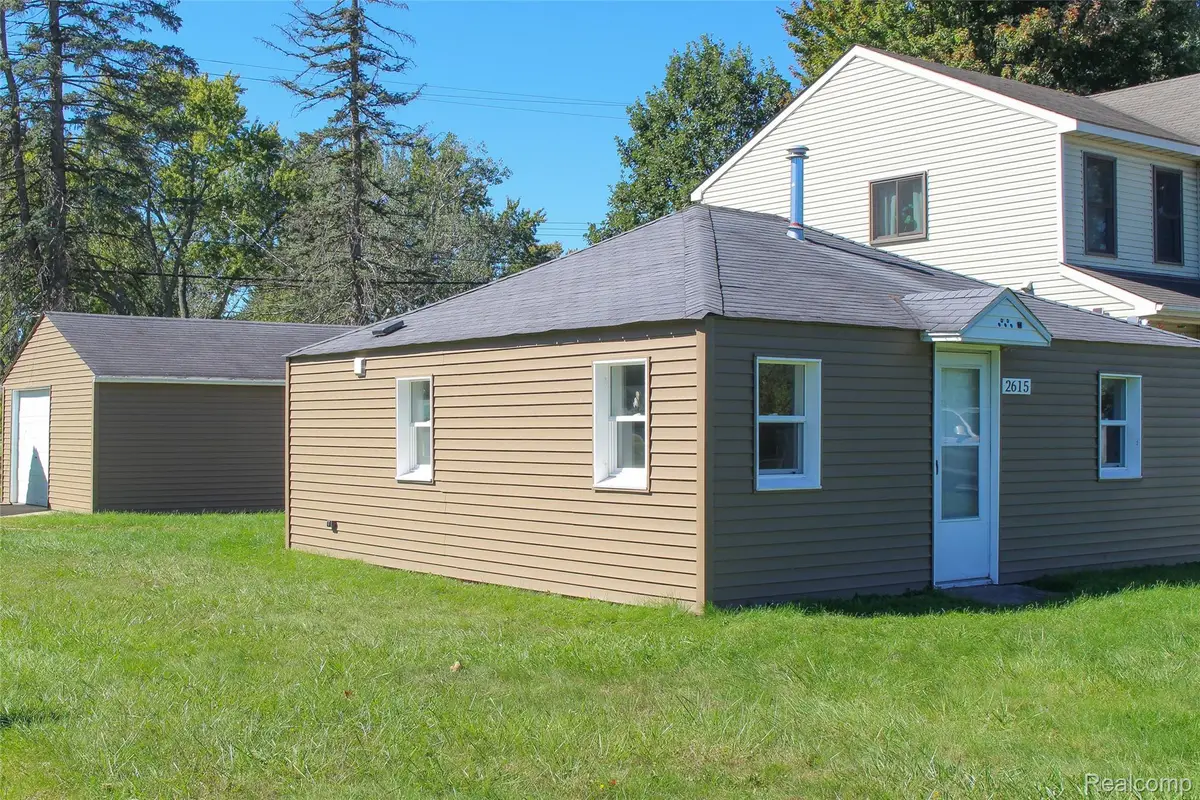 2615 Watkins Lake Road, Waterford, MI 48328 - #1