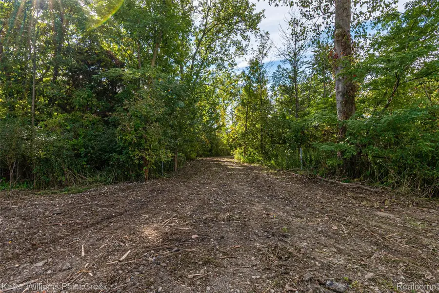 7699 Arnold Road, Fair Haven, MI 48023 - #2