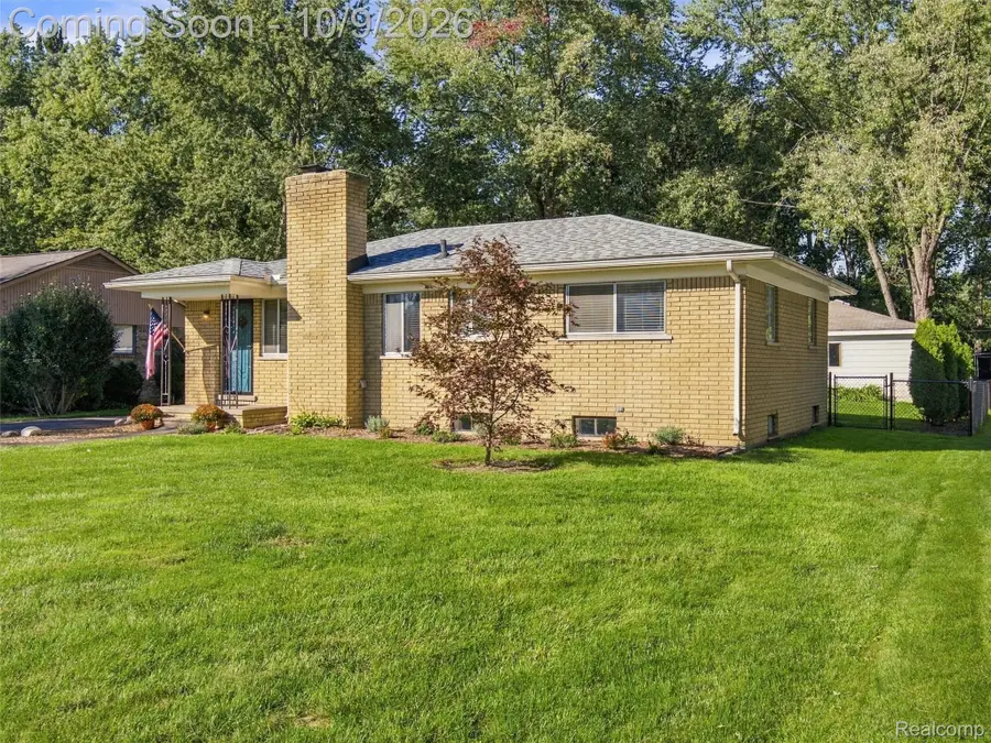 15119 Bainbridge Street, Livonia, MI 48154 - #3