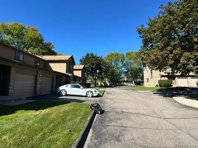 18688 W 13 Mile Road #5, Beverly Hills, MI 48025 - #2