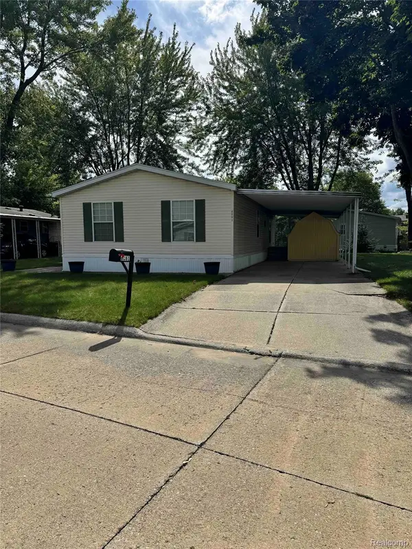 6061 Country Way N, Saginaw, MI 48603